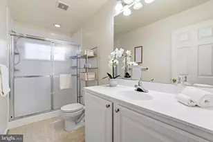 22987 Fontwell Square, Sterling, VA 20166 - Photo 19