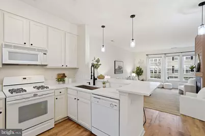 22987 Fontwell Square, Sterling, VA 20166 - Photo 9