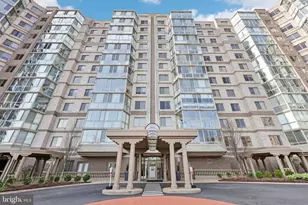 19375 Cypress Ridge Terrace, Leesburg, VA 20176 - Photo 3