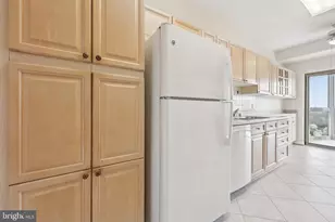 19375 Cypress Ridge Terrace, Leesburg, VA 20176 - Photo 11