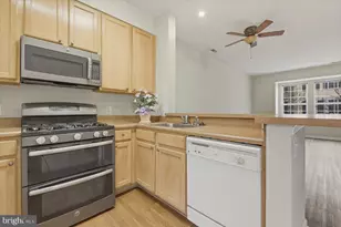 23142 Blackthorn Square, Sterling, VA 20166 - Photo 9