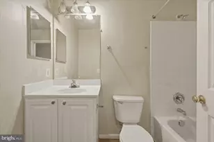 23142 Blackthorn Square, Sterling, VA 20166 - Photo 19