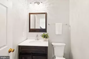 20504 Deerwatch Pl, Ashburn, VA 20147 - Photo 31