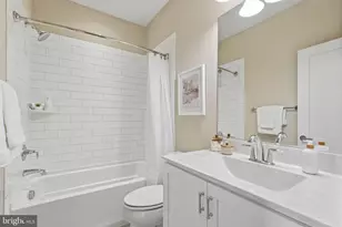 23000 Lavallette Square, Brambleton, VA 20148 - Photo 13