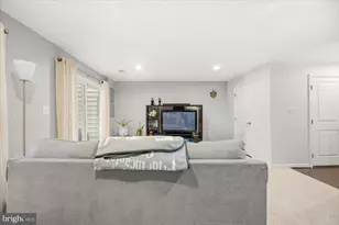 22855 Lacey Oak Terrace, Sterling, VA 20166 - Photo 9