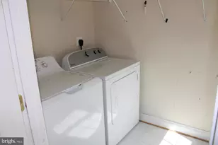 41833 Bristow Manor Dr, Ashburn, VA 20148 - Photo 9