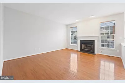 19608 Edgemont Square, Ashburn, VA 20147 - Photo 9