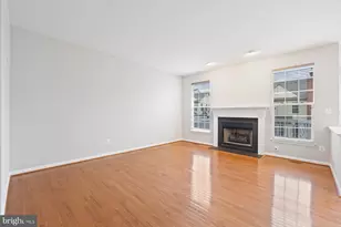 19608 Edgemont Square, Ashburn, VA 20147 - Photo 9