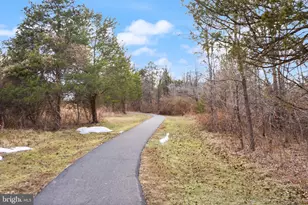 25240 Lake Shore Square, Chantilly, VA 20152 - Photo 37