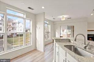 25240 Lake Shore Square, Chantilly, VA 20152 - Photo 17