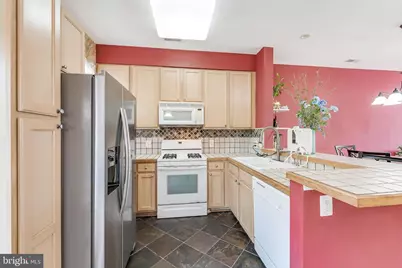 23097 Fontwell Square, Sterling, VA 20166 - Photo 7