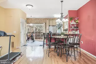 23097 Fontwell Square, Sterling, VA 20166 - Photo 13