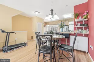 23097 Fontwell Square, Sterling, VA 20166 - Photo 11