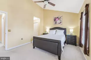 23097 Fontwell Square, Sterling, VA 20166 - Photo 21