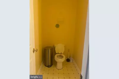 703 E Dickenson Court, Sterling, VA 20164 - Photo 5