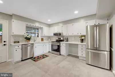 104 W Amhurst Place, Sterling, VA 20164 - Photo 11