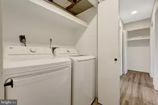 104 W Amhurst Pl, Sterling, VA 20164 - Photo 17