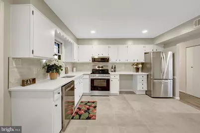 104 W Amhurst Place, Sterling, VA 20164 - Photo 13