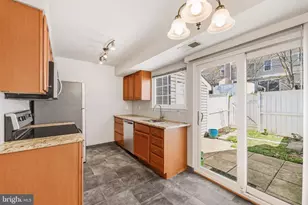 2 Providence Square, Sterling, VA 20164 - Photo 9