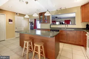 1118 S Williamsburg Ct, Sterling, VA 20164 - Photo 9