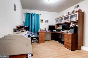 1118 S Williamsburg Ct, Sterling, VA 20164 - Photo 17