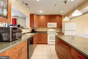 1118 S Williamsburg Ct, Sterling, VA 20164 - Photo 7