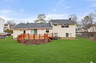 138 N Ithaca Ct N, Sterling, VA 20164 - Photo 5