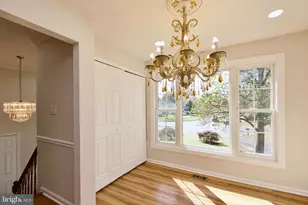 10217 McKean Ct, Great Falls, VA 22066 - Photo 11