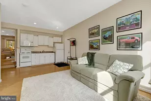 34 Lipscomb Ct, Sterling, VA 20165 - Photo 33