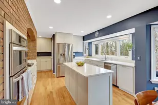 34 Lipscomb Ct, Sterling, VA 20165 - Photo 19