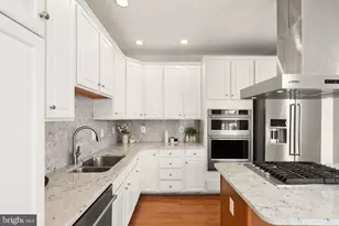 25488 Crossfield Dr, Chantilly, VA 20152 - Photo 19