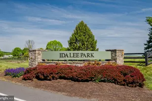 18300 Blythe Xing Ter, Leesburg, VA 20176 - Photo 35