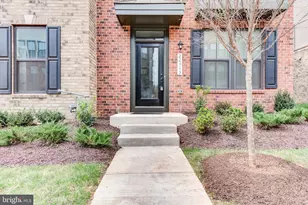 22313 Seabring Terrace, Ashburn, VA 20148 - Photo 3