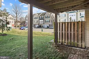 22941 Fontwell Square, Sterling, VA 20166 - Photo 25