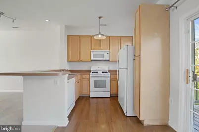 22941 Fontwell Square, Sterling, VA 20166 - Photo 7