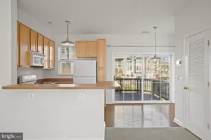 22941 Fontwell Square, Sterling, VA 20166 - Photo 13