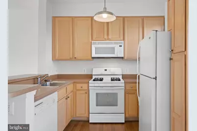 22941 Fontwell Square, Sterling, VA 20166 - Photo 9