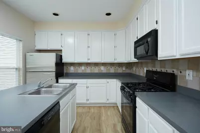 21240 Millwood Square, Sterling, VA 20165 - Photo 15