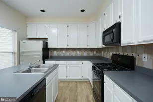 21240 Millwood Square, Sterling, VA 20165 - Photo 15