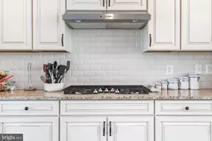 23737 Hopewell Manor Terrace, Ashburn, VA 20148 - Photo 5