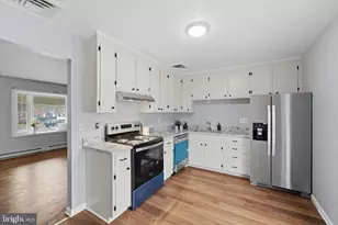 114 Prince St NE, Leesburg, VA 20176 - Photo 9