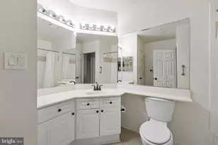 20320 Beechwood Terrace, Ashburn, VA 20147 - Photo 17