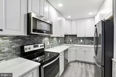 141 N Fillmore Avenue N #10, Sterling, VA 20164 - Photo 3