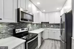 141 N Fillmore Ave N, Sterling, VA 20164 - Photo 3