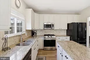 21172 Sundial Ct, Broadlands, VA 20148 - Photo 11