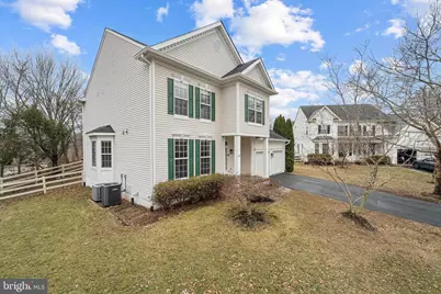 17551 Falls Place, Round Hill, VA 20141 - Photo 3