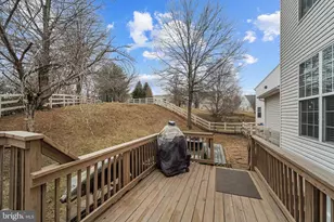17551 Falls Pl, Round Hill, VA 20141 - Photo 21