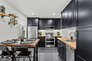 309 Rock Spring Dr SW, Leesburg, VA 20175 - Photo 3