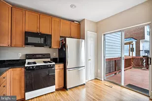 25404 Upper Clubhouse Dr, Chantilly, VA 20152 - Photo 5