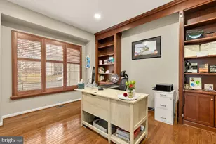 43592 Lucketts Bridge Cir, Ashburn, VA 20148 - Photo 9